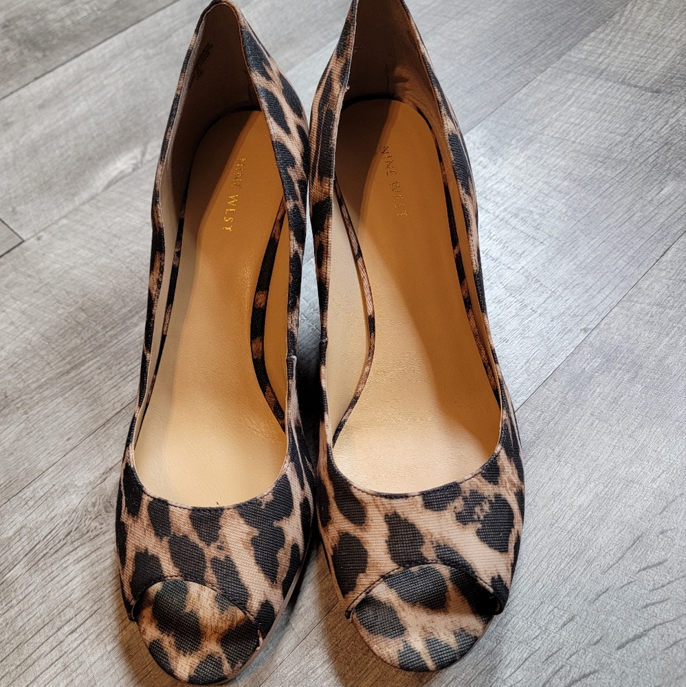 Women's shoes